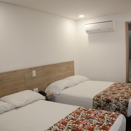 Hotel Poma Rosa Medellin Bagian luar foto