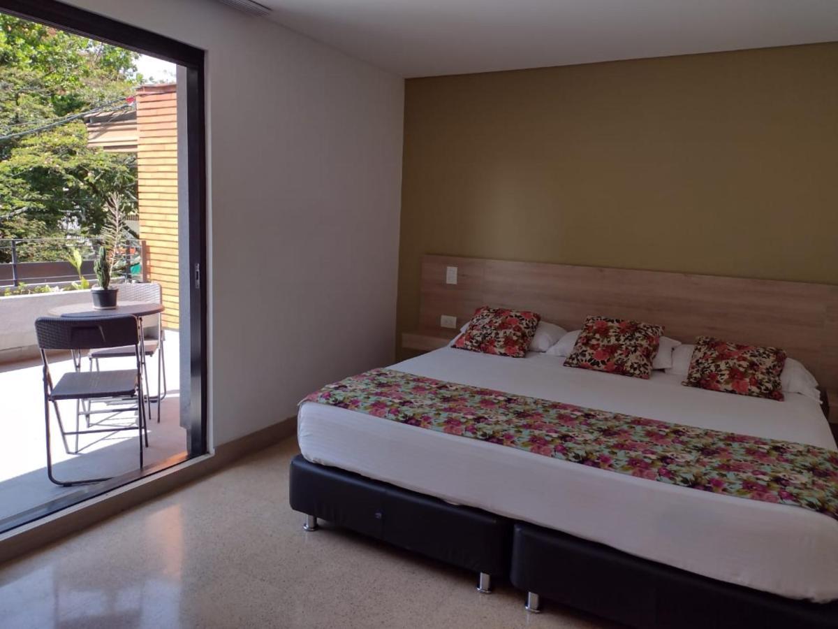 Hotel Poma Rosa Medellin Bagian luar foto