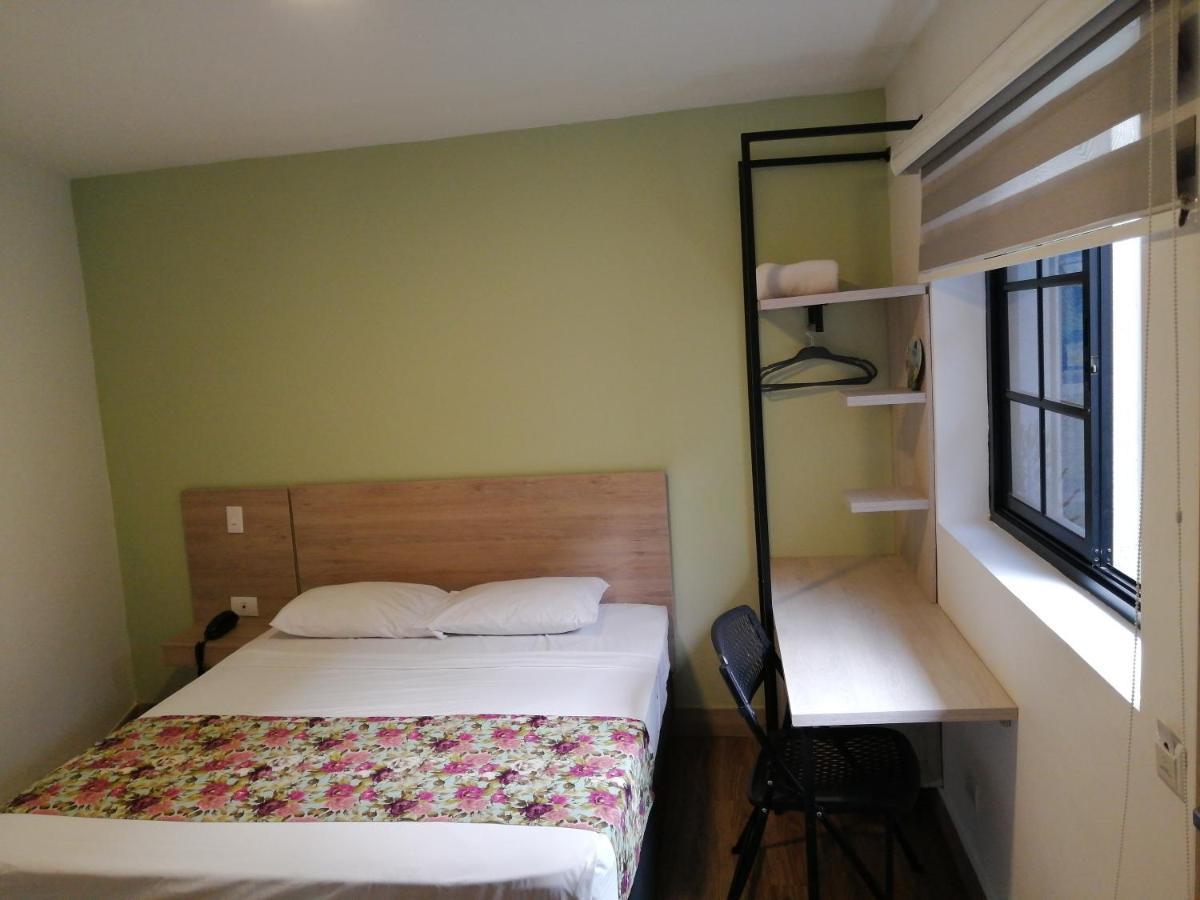 Hotel Poma Rosa Medellin Bagian luar foto