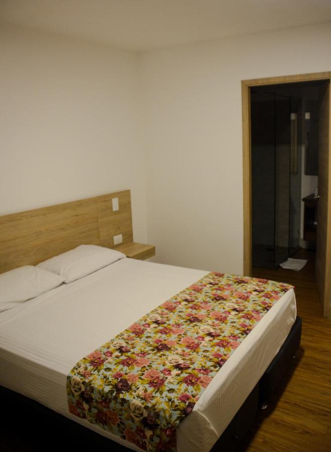 Hotel Poma Rosa Medellin Bagian luar foto