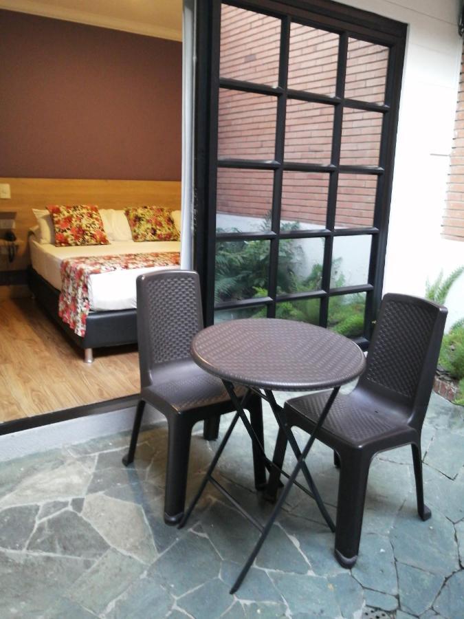 Hotel Poma Rosa Medellin Bagian luar foto