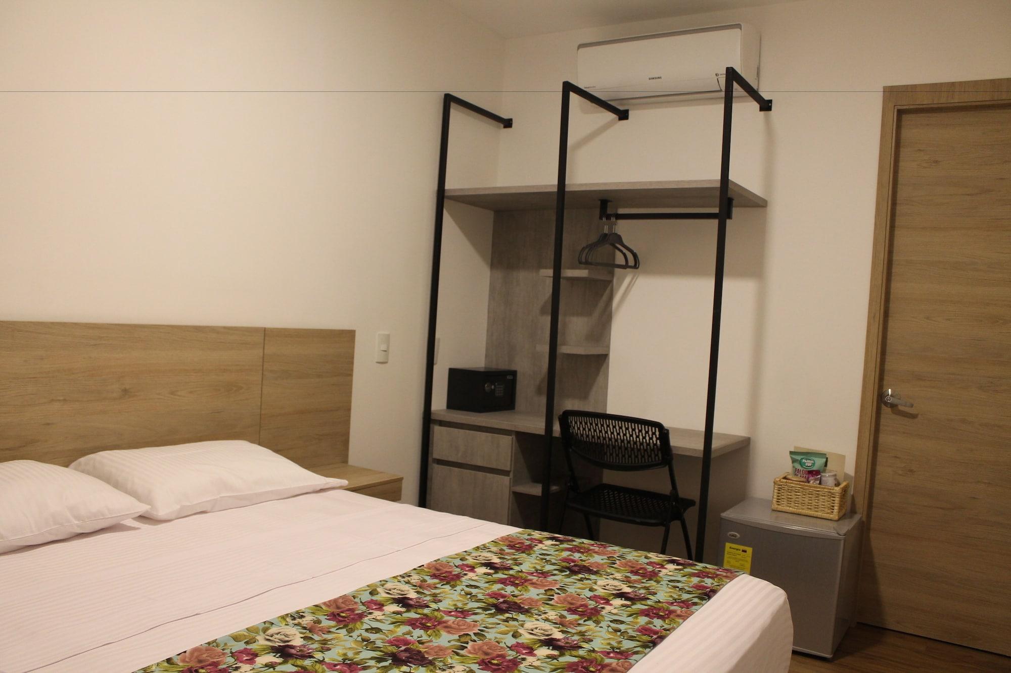 Hotel Poma Rosa Medellin Bagian luar foto