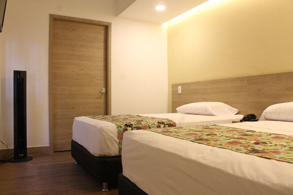 Hotel Poma Rosa Medellin Bagian luar foto