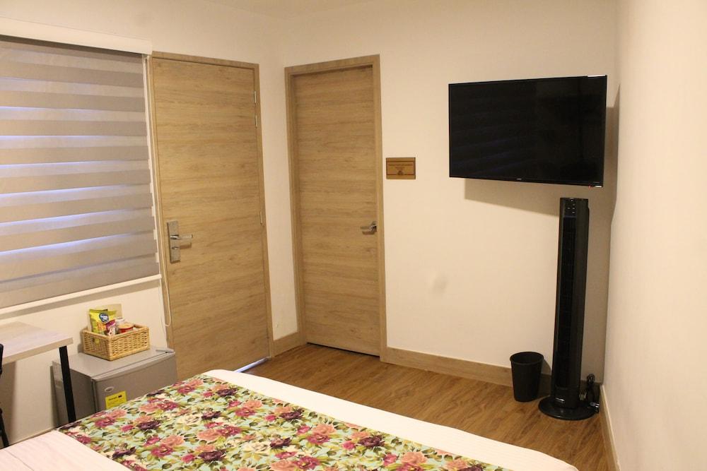 Hotel Poma Rosa Medellin Bagian luar foto