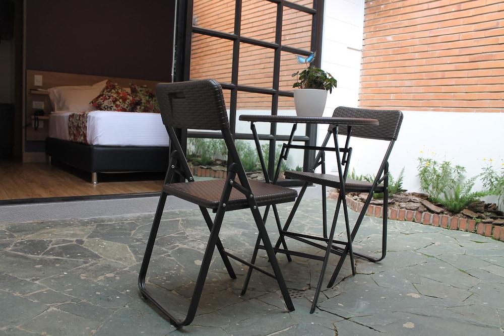Hotel Poma Rosa Medellin Bagian luar foto